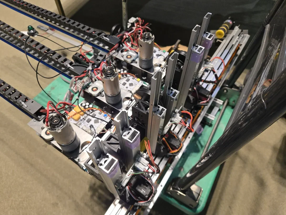 キャチロボ2025に出場したCan I use CAN？のロボット